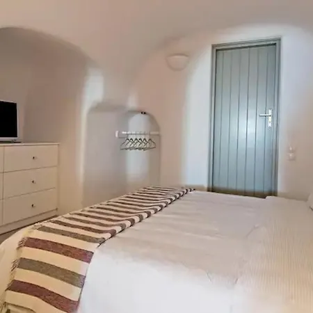 In Oia, Greece וילה אויה